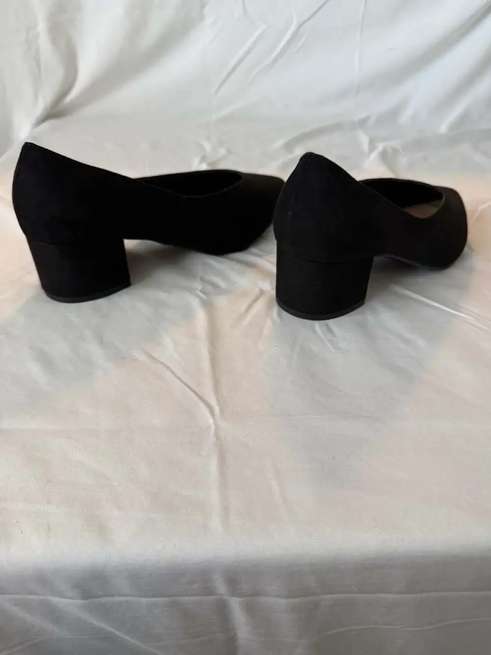 Torrid Black Suede Pointed Toe Block Heel Pump WW 8.5 - Picture 3 of 8